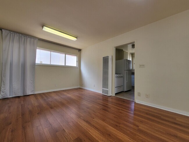 5165-5165 1/2 Santa Monica Blvd Unidad 5165 1/2 Unit B