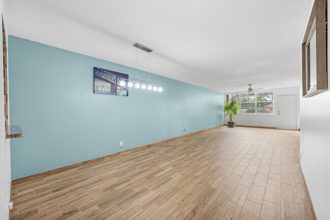 Photo - 2865 SW 22nd Ave Unidad 105
