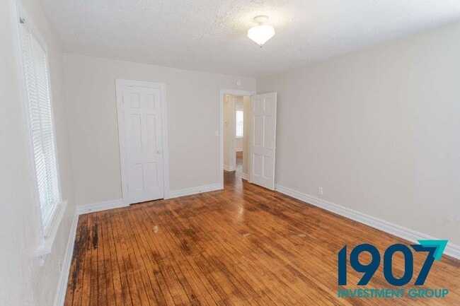 Photo - 2321 NE 25th St