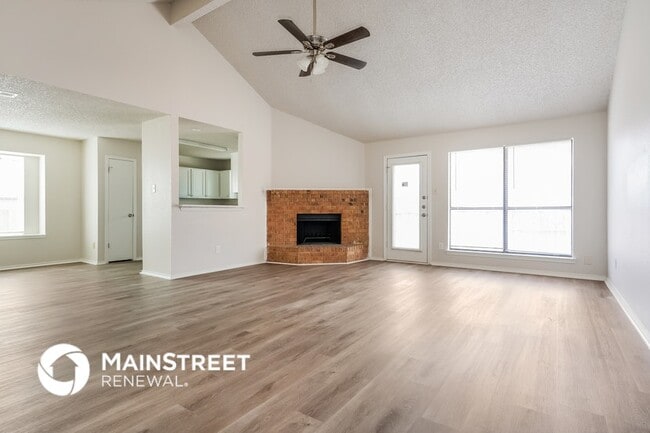 Photo - 900 Blewitt Dr