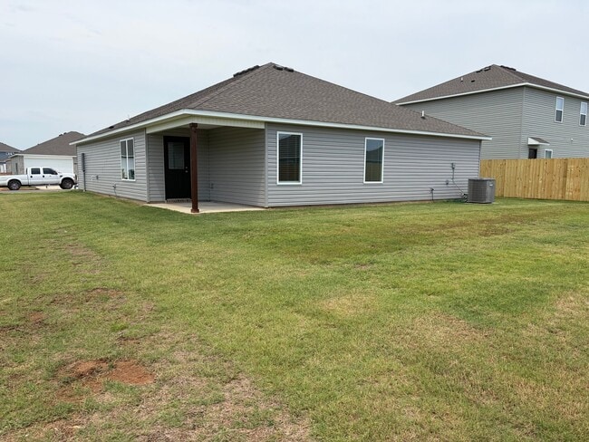 Photo - 2708 Major St
