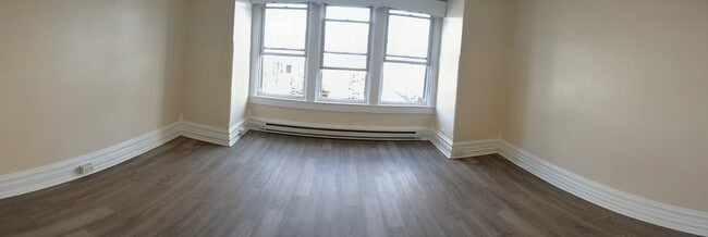 210 1/2 S 17th St Unit 2