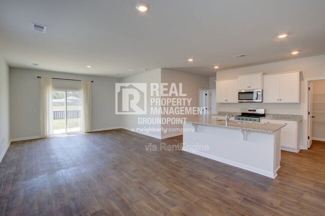 Photo - 729 Long Blf Rd