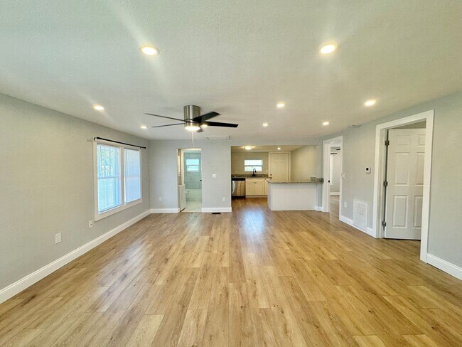 Photo - 248 Avenue L NE