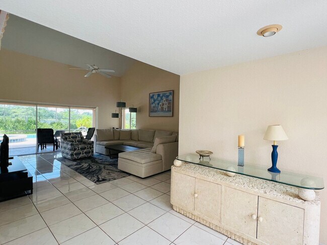 12853 Bellerive Dr Unit SI ID1565895P