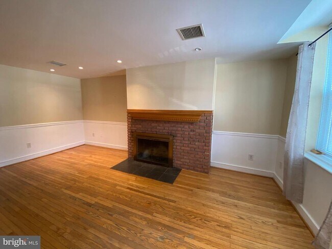 Photo - 1130 S Front St Townhome