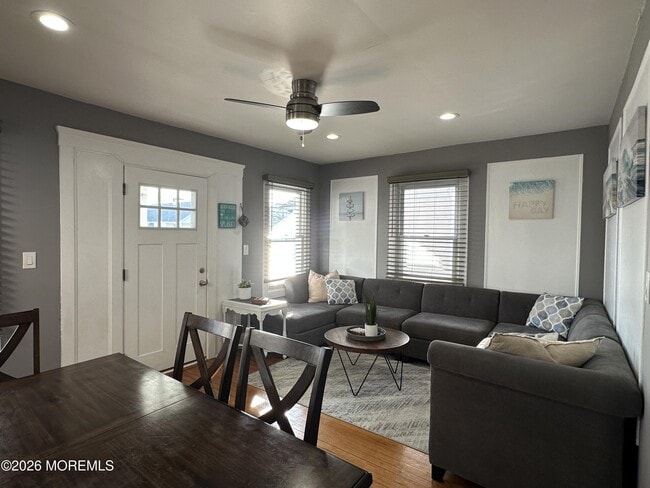 Photo - 208 15th Ave