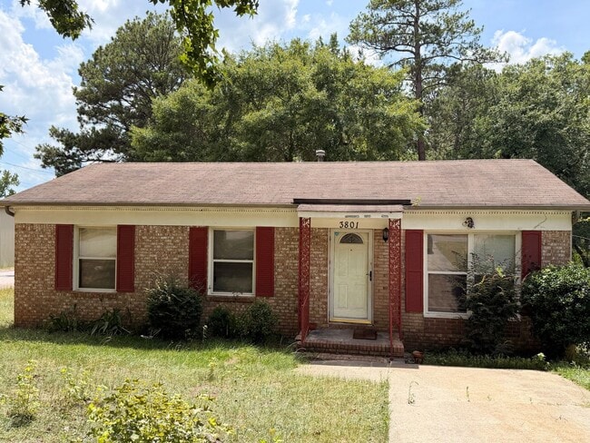 Building Photo - 3801 Wellesley Dr