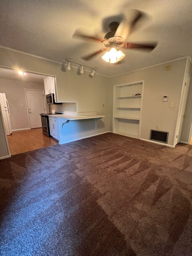 Photo - 1910 Rhonda Dr