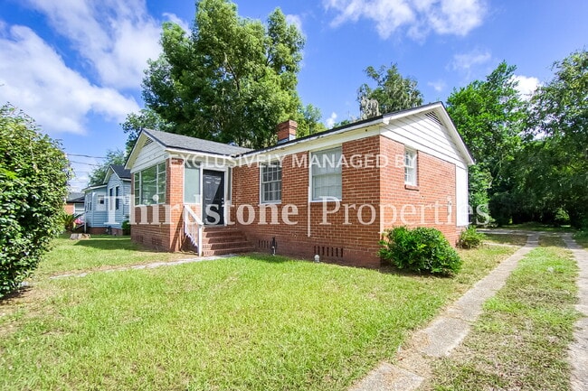 Photo - 8057 Oakwood St