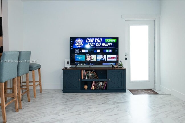 Photo - 224 Meridian Ave Unit 6