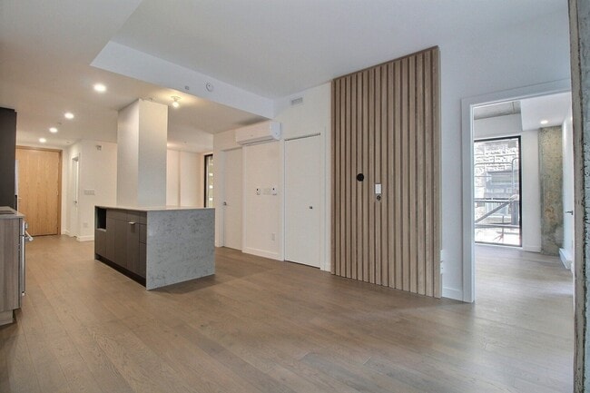 Building Photo - 11 Rue Elgin Unit 110