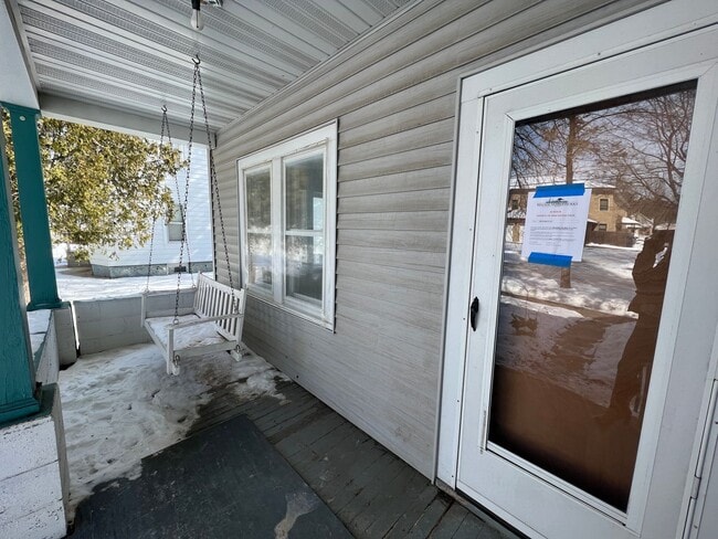 Photo - 909 Forest St