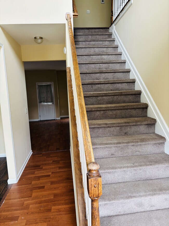 Photo - 4995 Upper Elm St