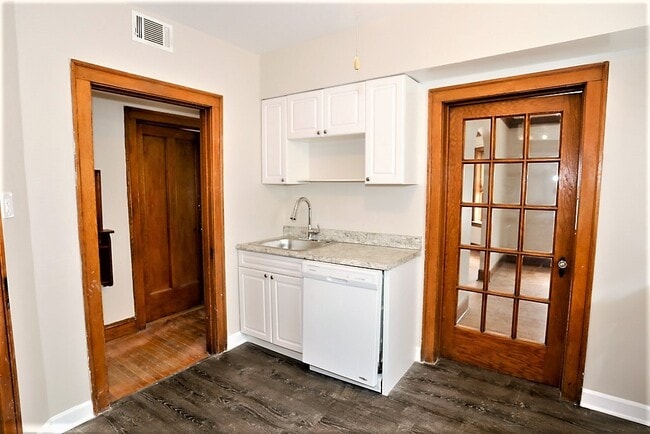 Photo - 3844 N Bernard St Unit 2B