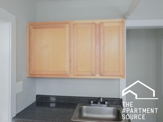 Photo - 4951 N Oakley Ave Unit GDN