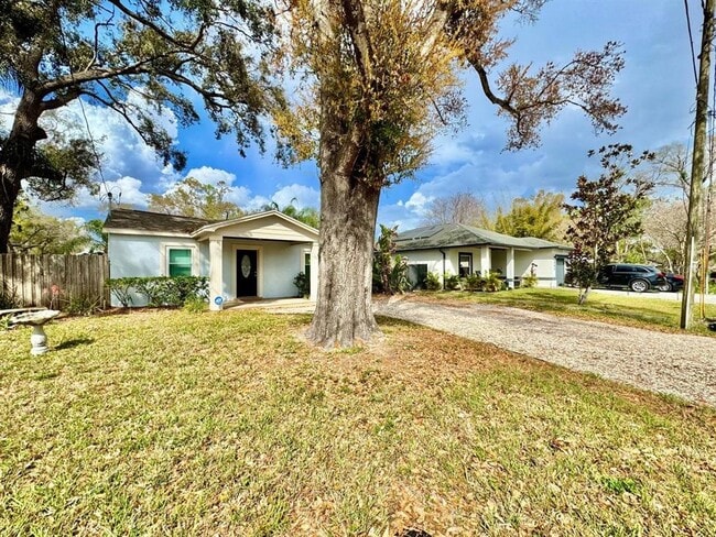 Photo - 809 W Hiawatha St