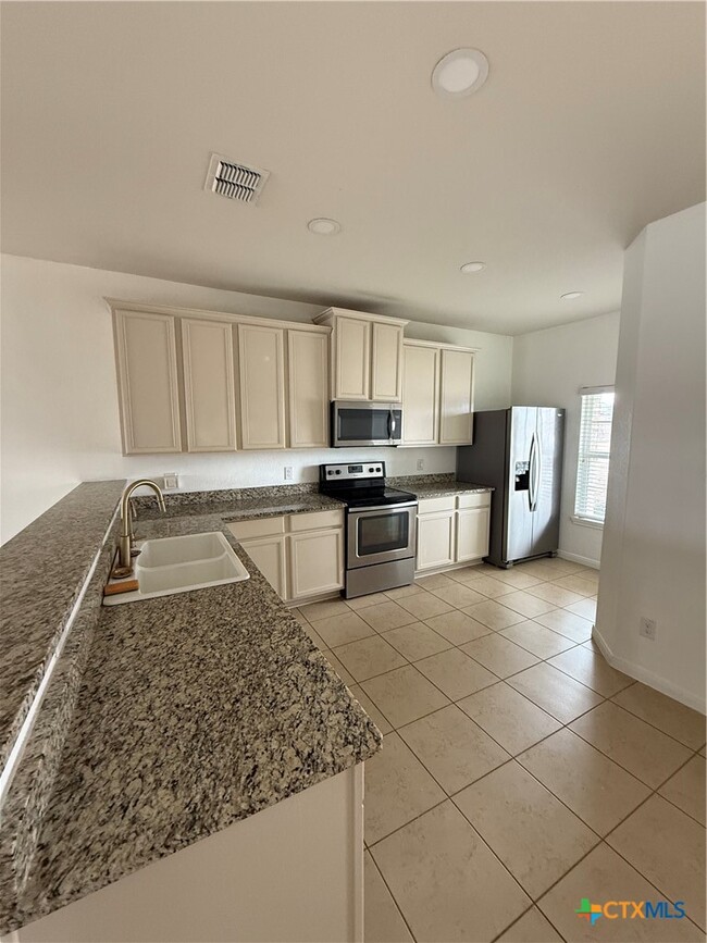 Photo - 202 Posey Pass