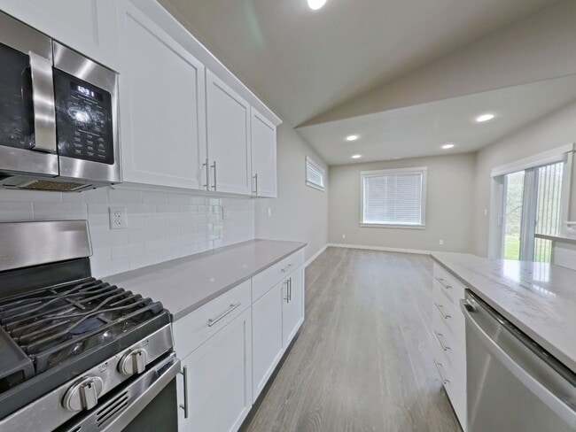 Photo - Modern 3 Bedroom House ~ NW Albany ~ Dog F...