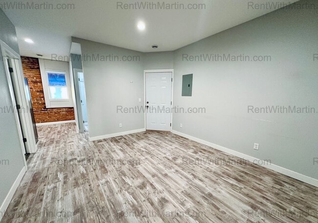 Photo - 18 S Frederick Ave Unit Ste C