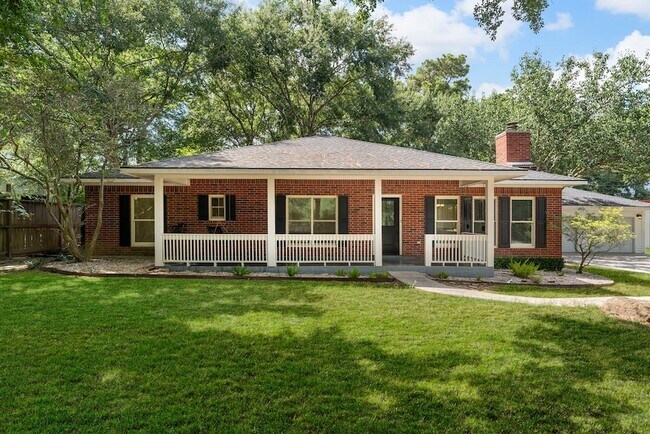 Photo - 618 W Rollingwood St