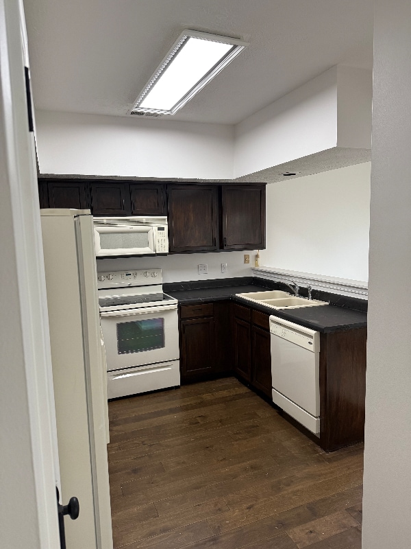 Photo - 9523 Maple Way