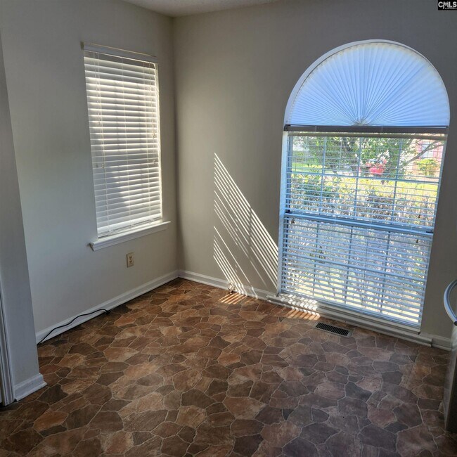 Photo - 7 N Trace Ct