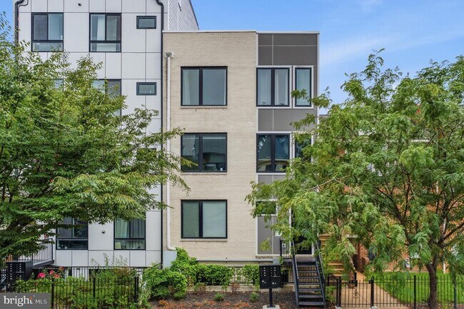 Photo - 2612 University Pl NW Unit 1