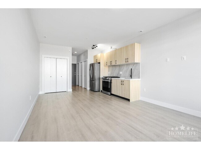14858-14860 60 Ave Unité 313