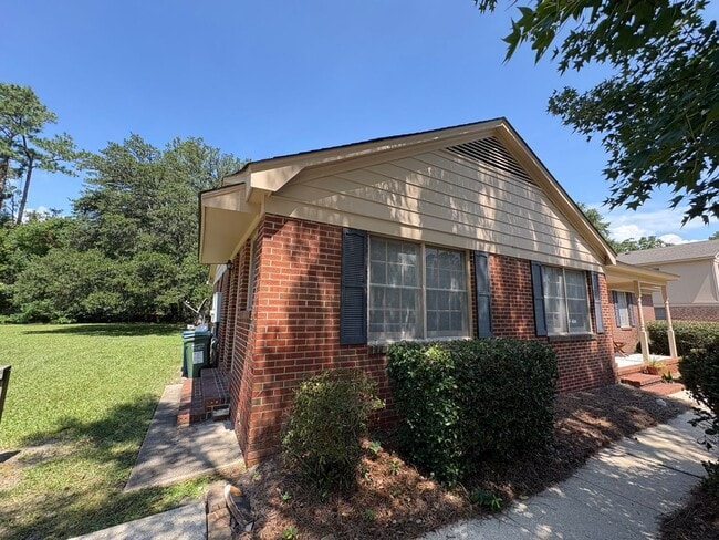 Building Photo - 2bed/1bath Duplex Rental