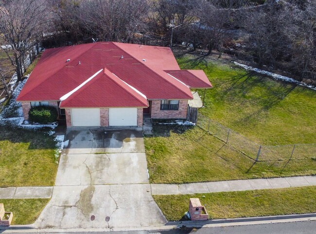 Photo - 3708 Hereford Ln Unit 3708 Hereford Ln