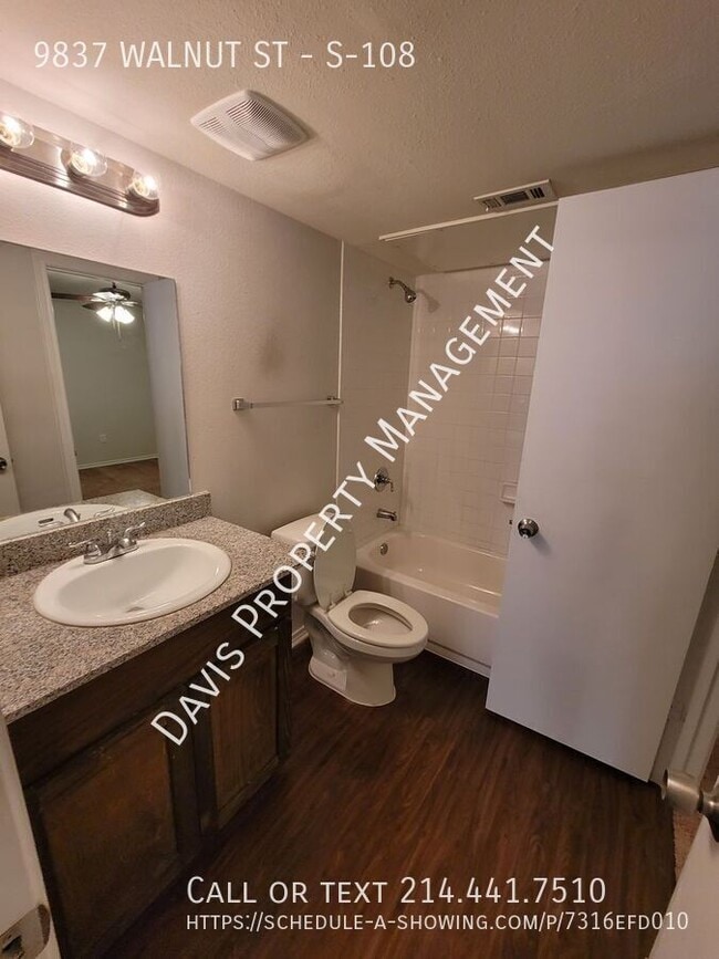 Photo - 9837 Walnut St