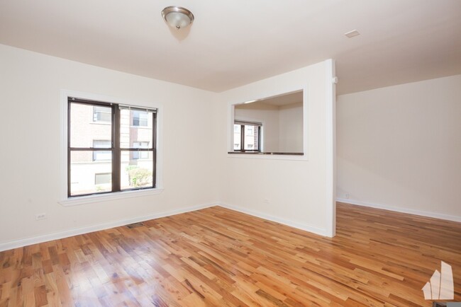 Photo - 812 W Waveland Ave Condo Unit 819