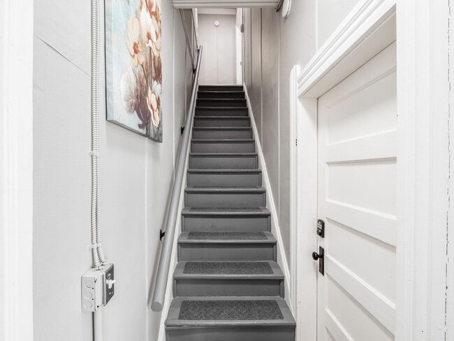 Photo - 49 S Liberty St Unit Apt D