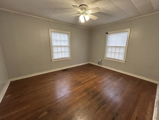 Photo - 955 N Curtis Ave