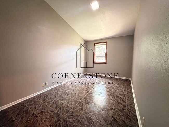Photo - 2540 S Edgewood Dr Unit = 1