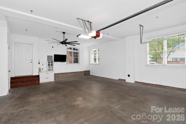 Photo - 2248 Lyndhurst Ave