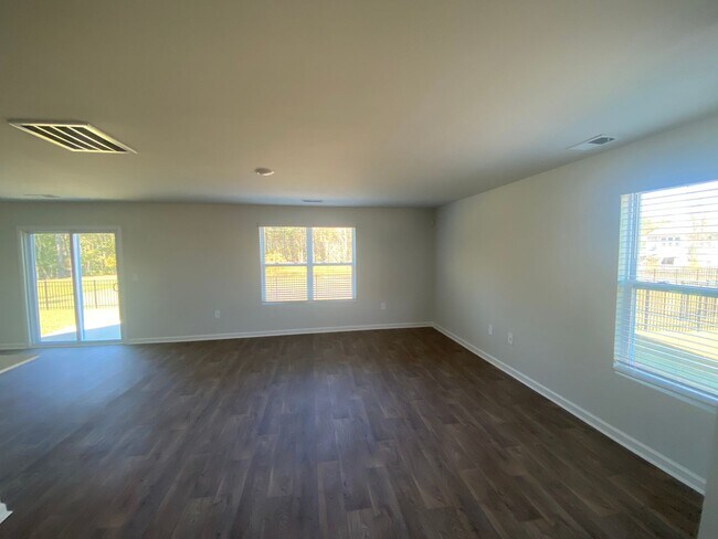 Photo - APRIL SPECIAL!!! $500 SECURITY DEPOSIT WIT...