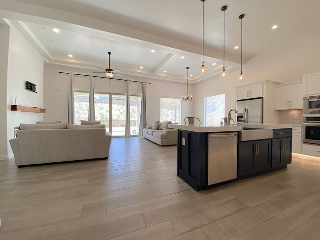 Photo - West El Paso Cimarron Neighborhood Stunning 4 bed/2.5bath