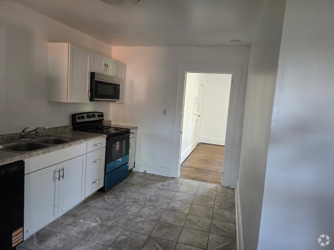 Building Photo - 315 Hillcrest Dr Unit 315 Hillcrest Dr 3 Rental