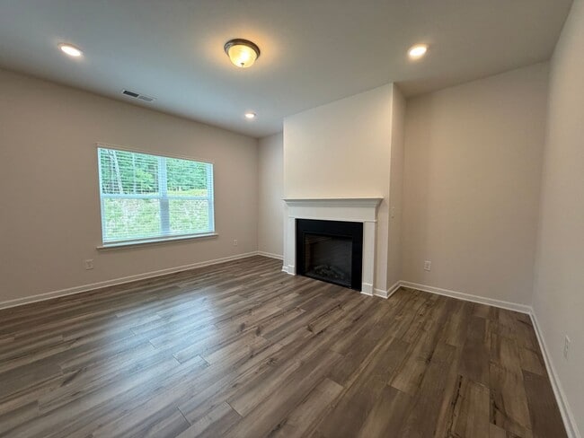 Photo - Brand New 3/2.5 House in West Rome- $1,995