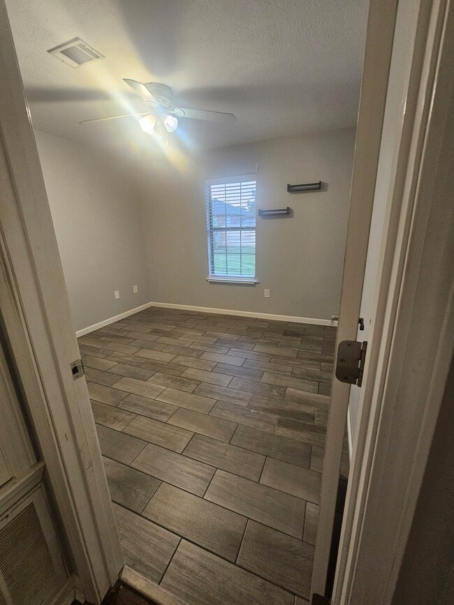 Photo - 4530 Graham Dr