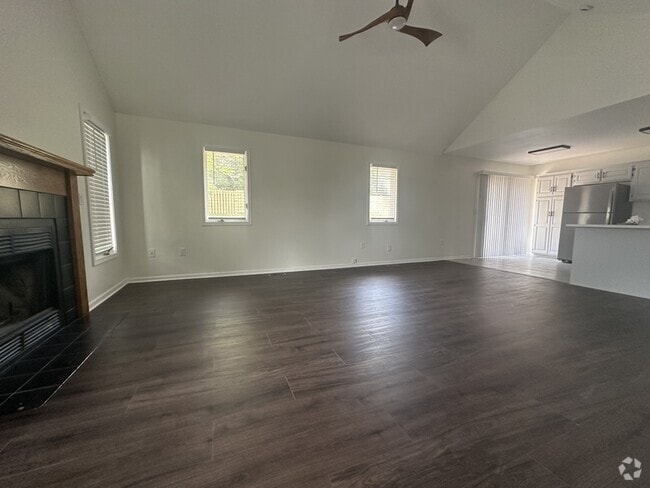 Building Photo - 3410 Augusta Dr Rental