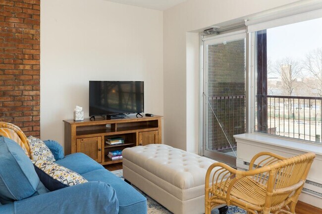 Photo - 220 Beacon St Unidad 2