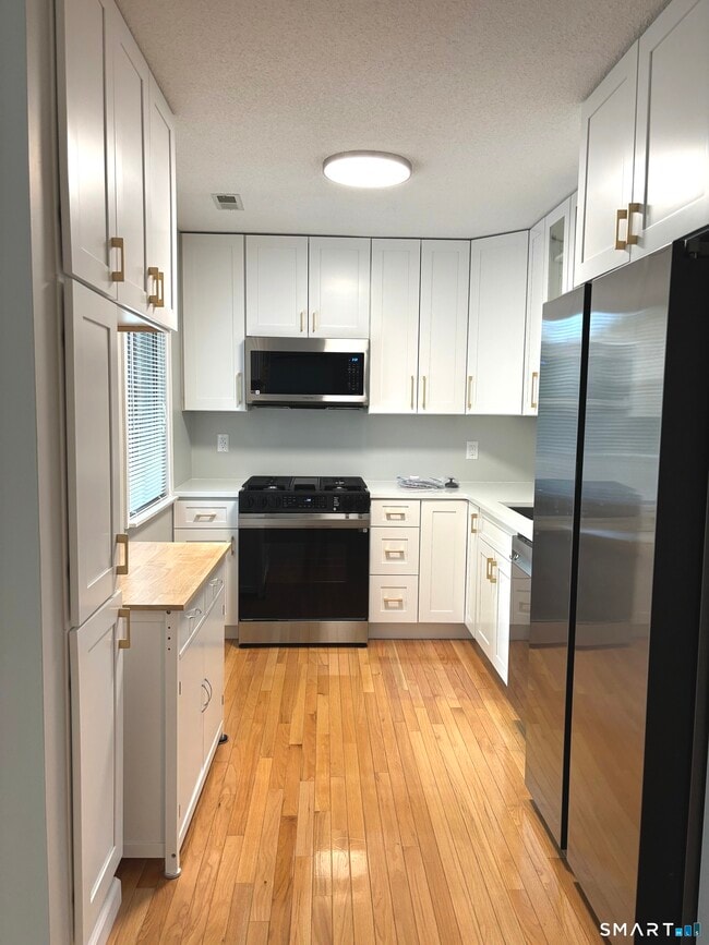 Photo - 19 Greenbriar Dr