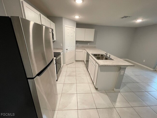 Photo - 3108 64th St W