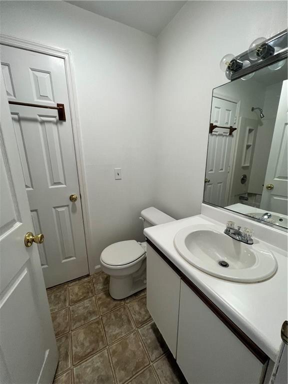Photo - 60 Davos Pointe Unit B-8
