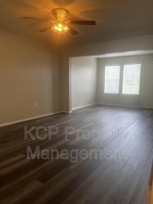 Photo - 613 S 11th St