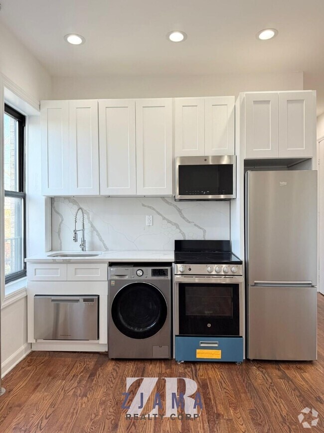 Building Photo - 471 Seventh Avenue Unit 3F Rental