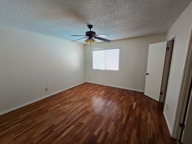 Photo - COOL POOL 14619 N 32 Ln.